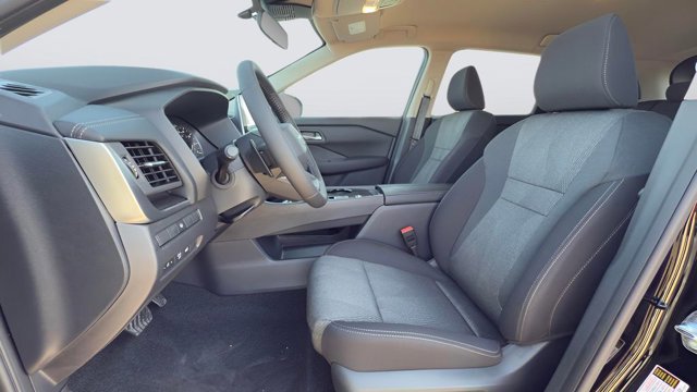 Certified 2025 Nissan Rogue SV image 16