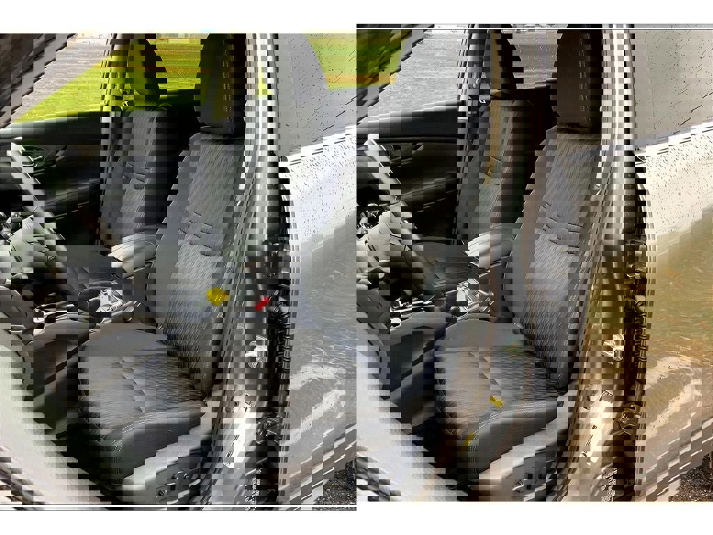 Used 2018 Nissan Rogue SV image 25