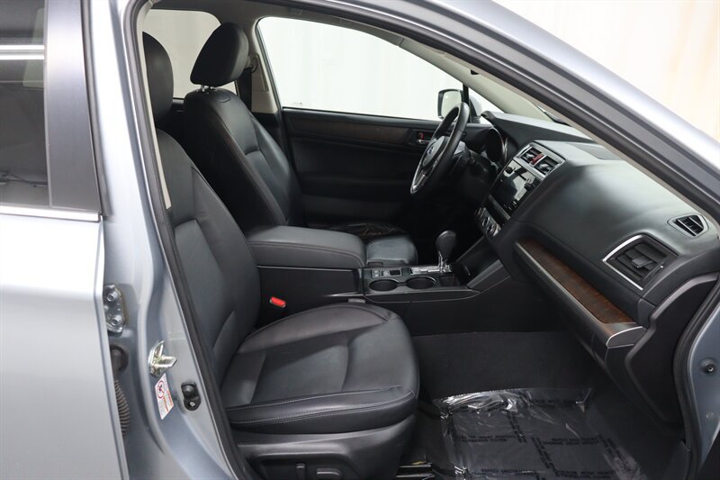 Used 2017 Subaru Outback 3.6R Limited AWD/4WD image 23