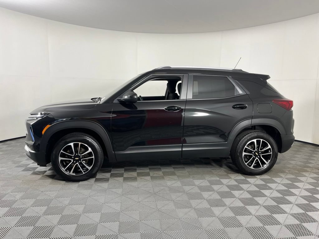 Certified 2024 Chevrolet TrailBlazer LT w/ LT Cold Weather Package AWD/4WD image 12