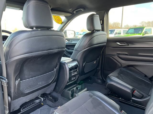 Used 2023 Jeep Grand Cherokee L Laredo image 33