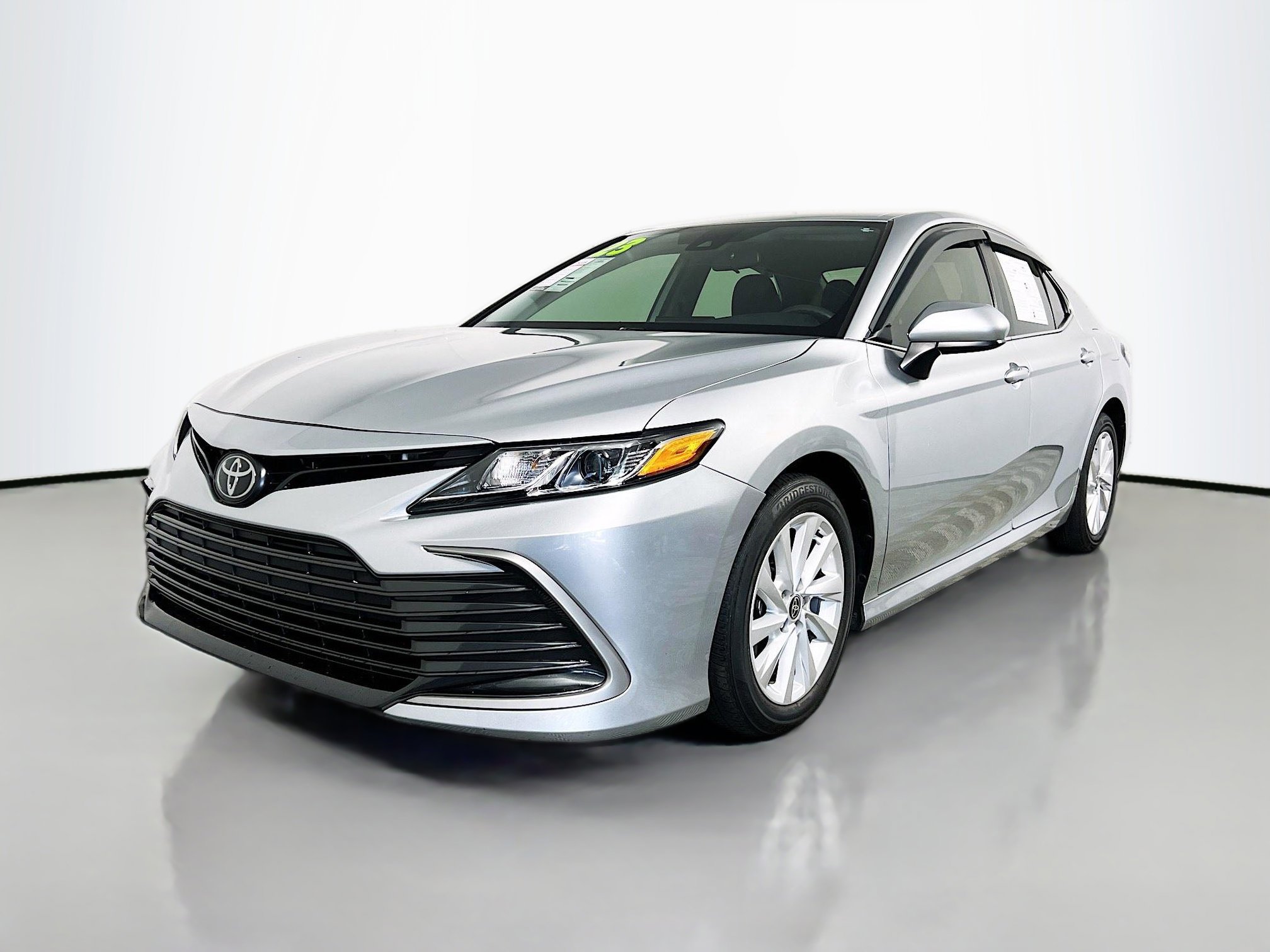 Used 2023 Toyota Camry LE image 10