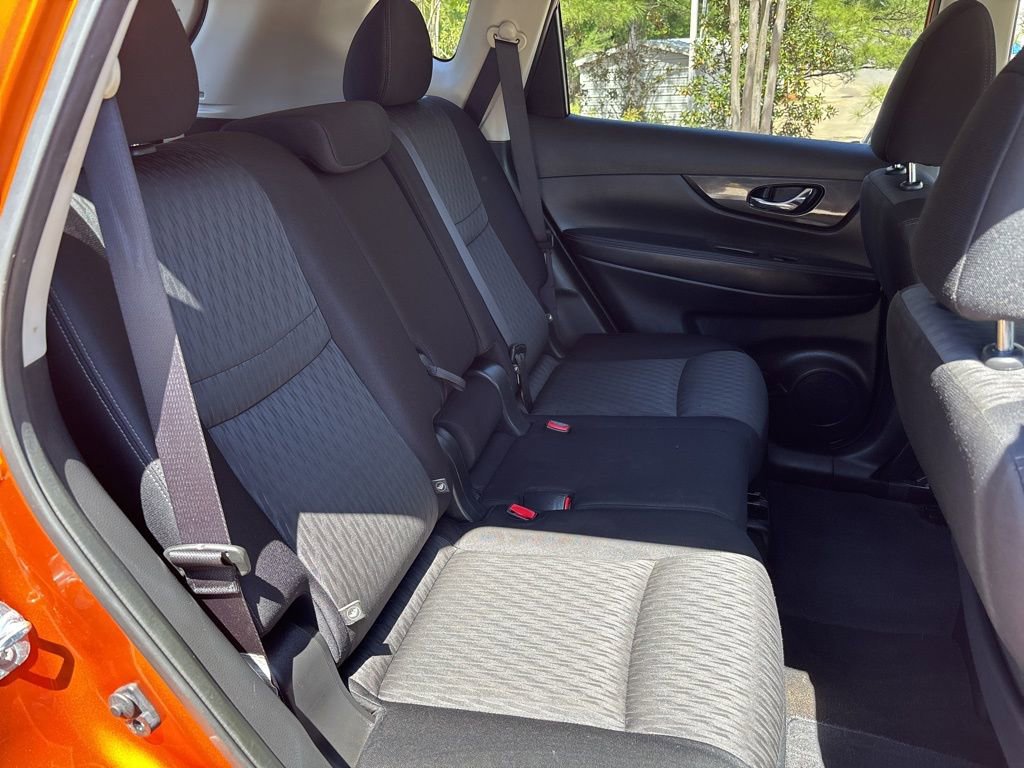 Used 2017 Nissan Rogue SV image 44