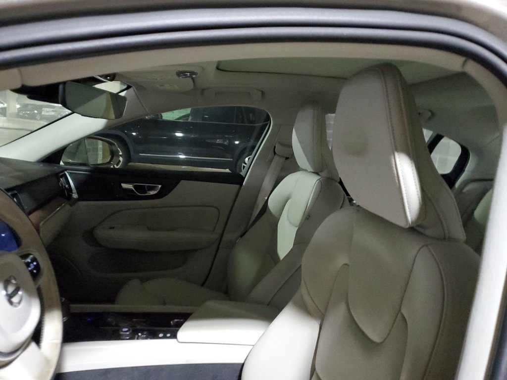 Used 2020 Volvo S60 T5 Inscription w/ Advanced Package FWD image 16