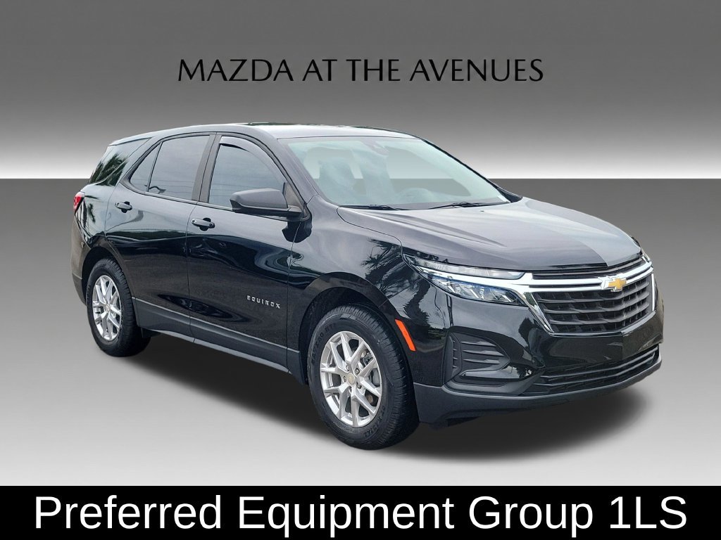 Used 2023 Chevrolet Equinox LS w/ LS Convenience Package FWD image 3