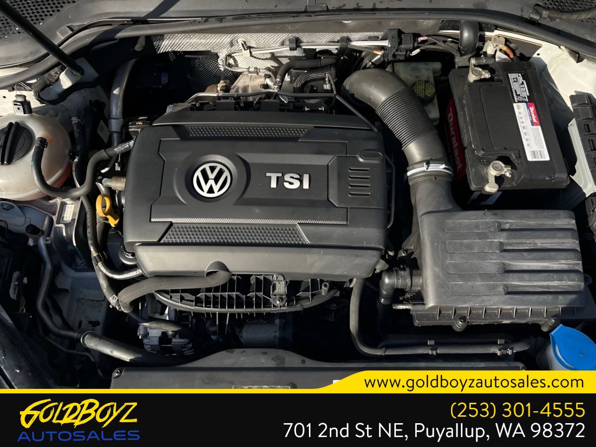 Used 2017 Volkswagen Golf SE image 10