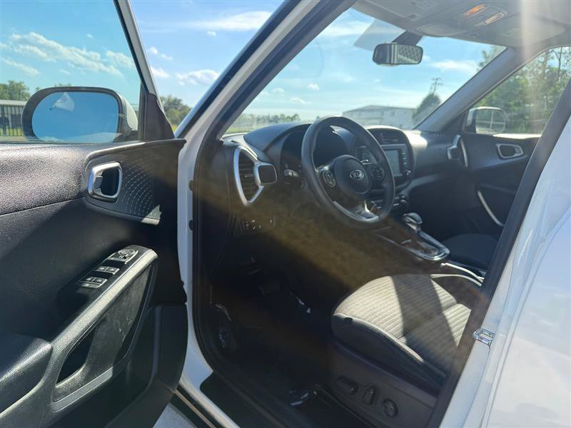 Used 2021 Kia Soul S FWD image 9