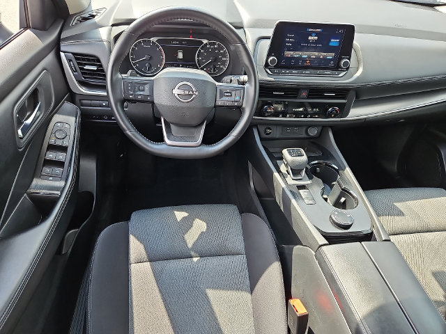 Used 2025 Nissan Rogue SV AWD/4WD image 12
