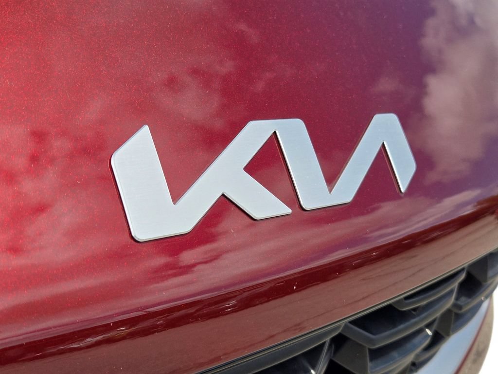 Certified 2025 Kia Sorento LX FWD image 5