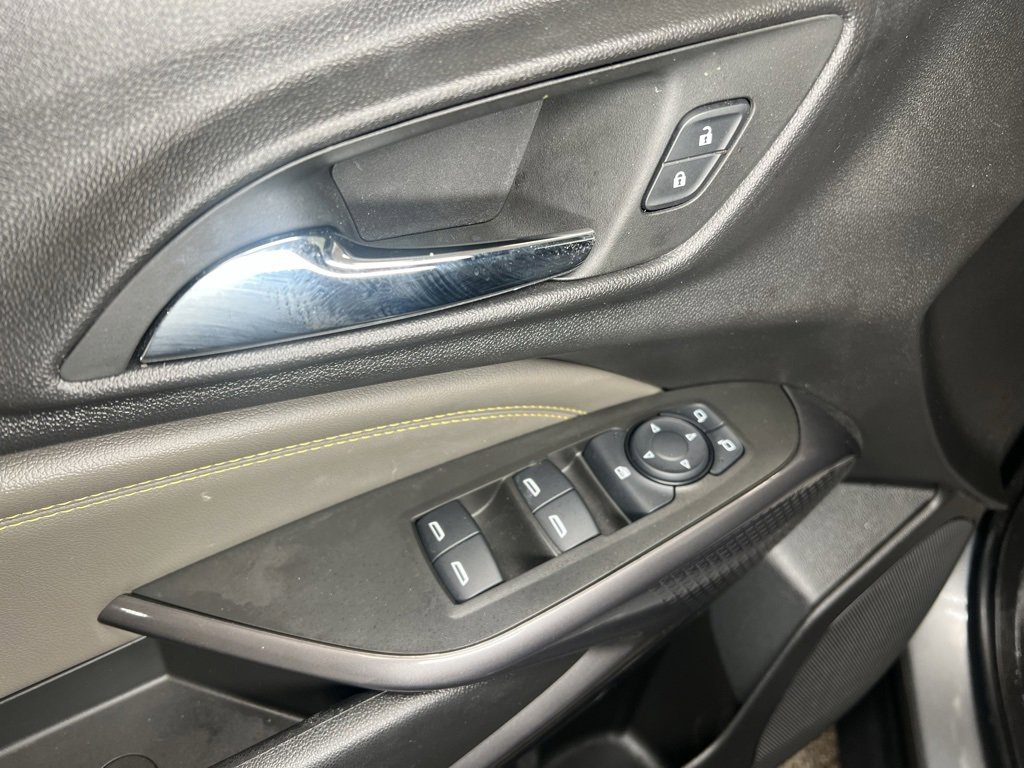 Used 2025 Chevrolet Trax ACTIV w/ Driver Confidence Package image 15