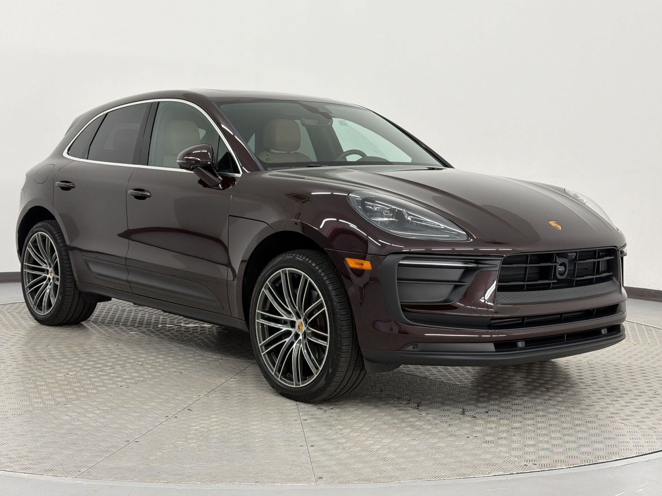 Used 2026 Porsche Macan AWD/4WD image 7