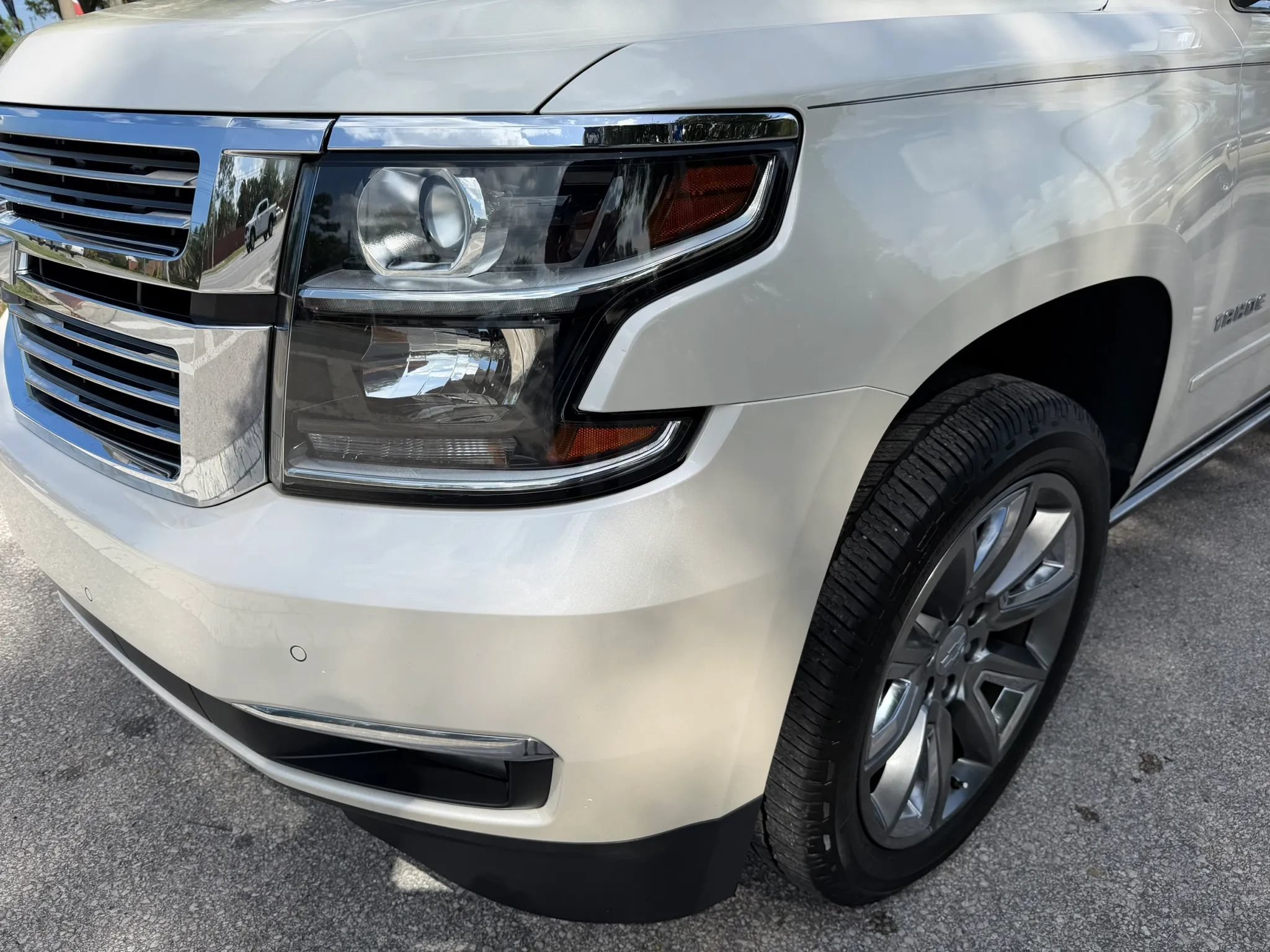Used 2015 Chevrolet Tahoe LTZ RWD image 36