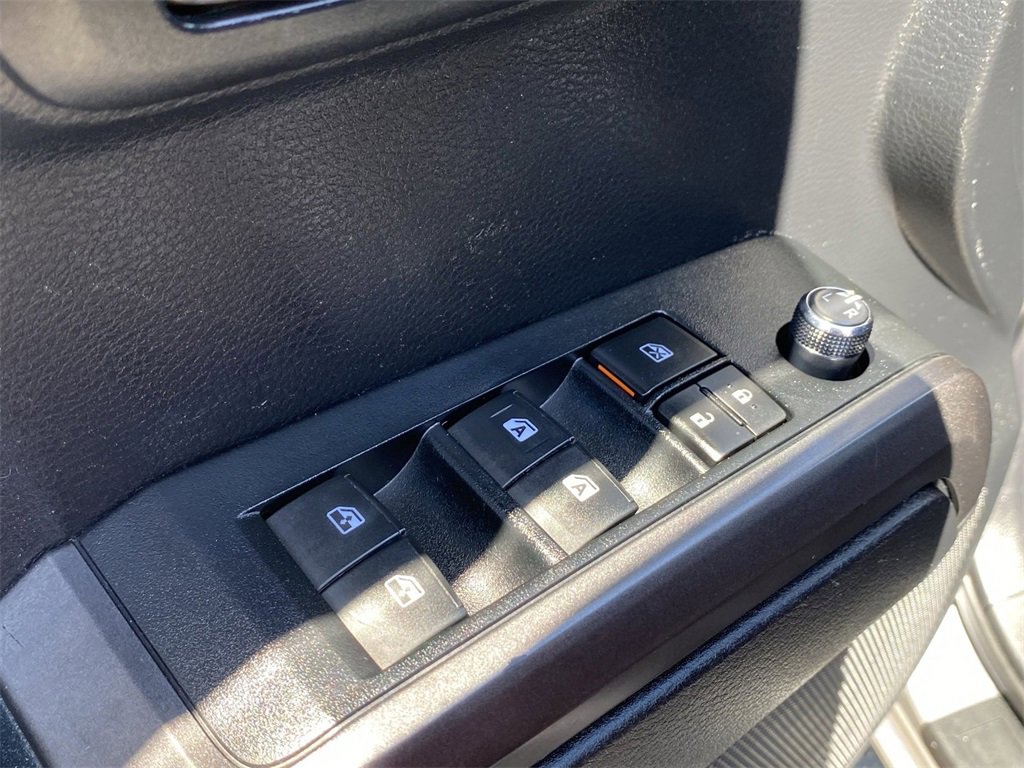 Certified 2017 Toyota Tacoma TRD Off-Road image 21