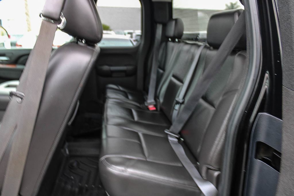 Used 2011 GMC Sierra 1500 SLT w/ SLT Convenience Package AWD/4WD image 18