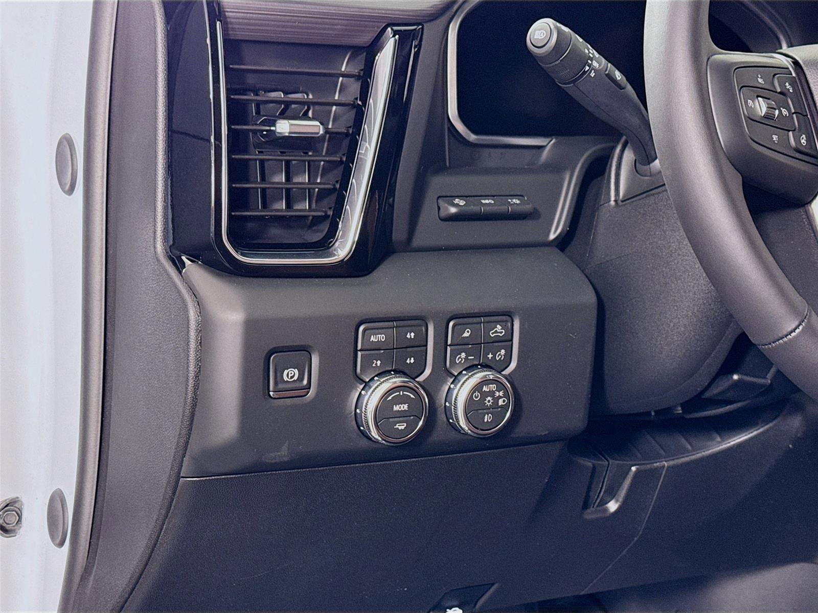 New 2026 GMC Sierra 3500 Denali Ultimate AWD/4WD image 4