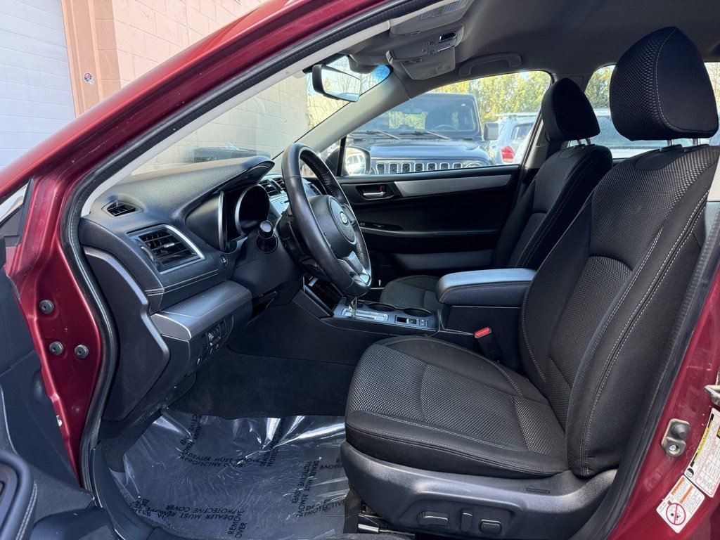 Used 2019 Subaru Outback 2.5i Premium image 11