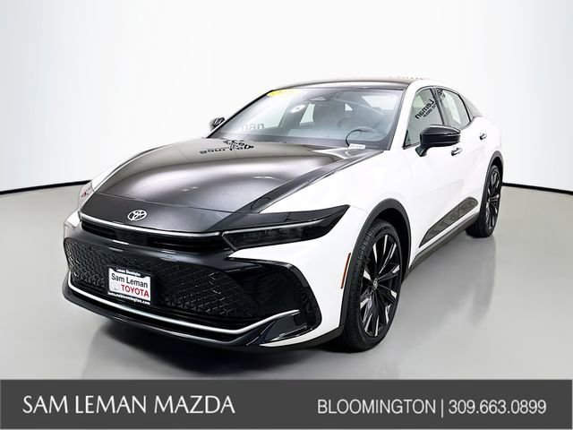 Used 2025 Toyota Crown Platinum w/ Carpet Mat Package (TMS) AWD/4WD image 3