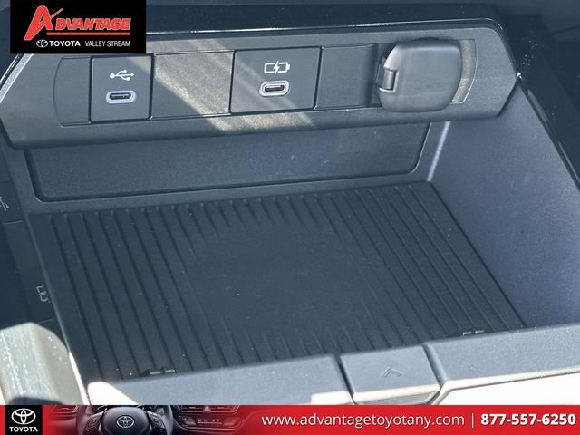 Used 2025 Toyota Prius Plug-In Hybrid FWD image 34
