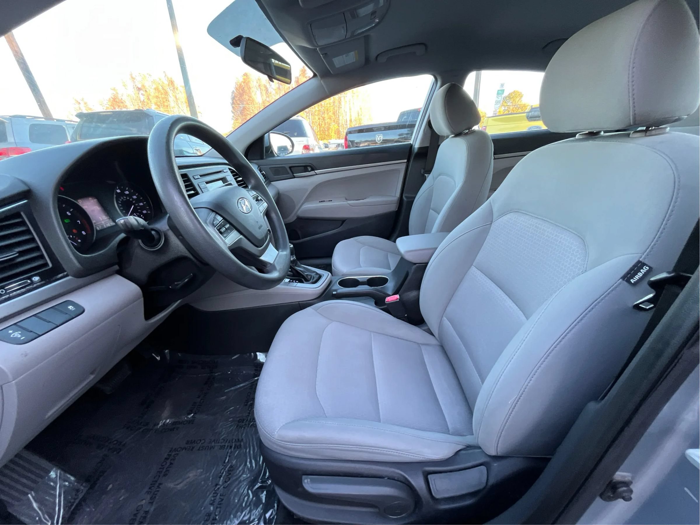 Used 2017 Hyundai Elantra SE FWD image 10
