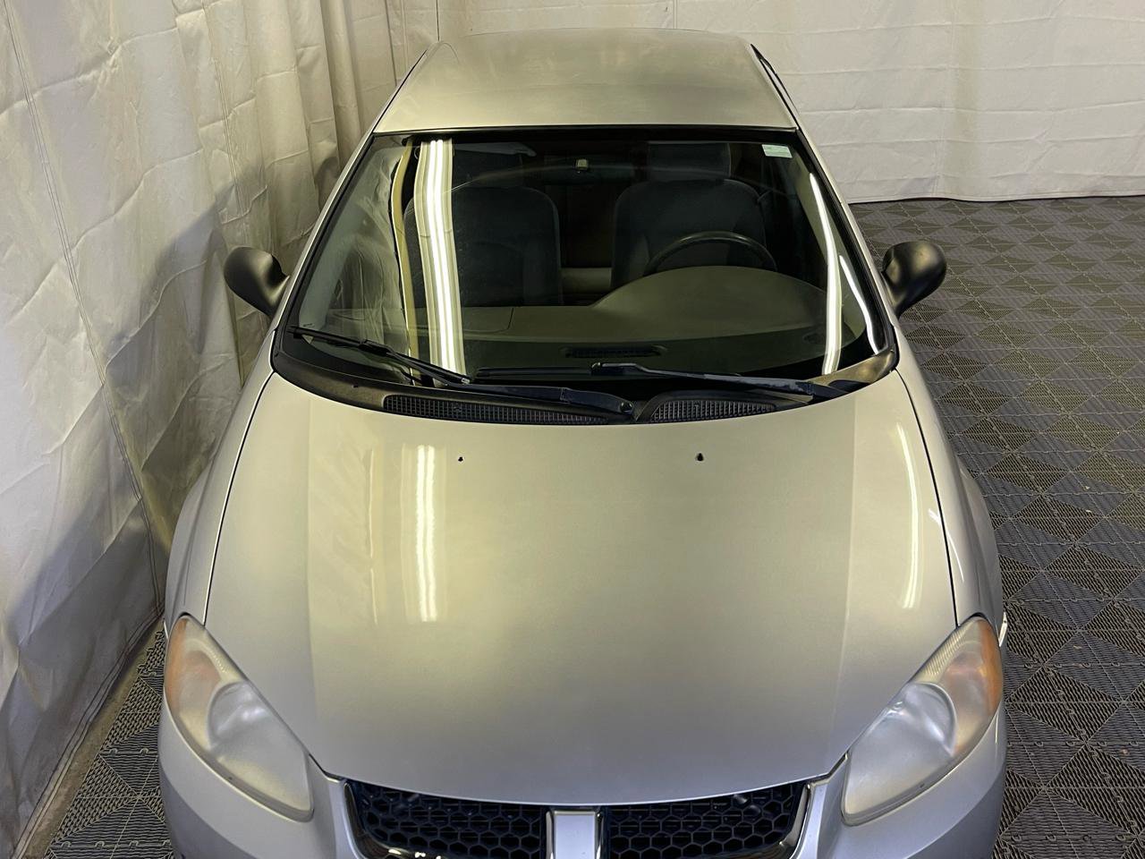 Used 2004 Dodge Stratus SE image 2