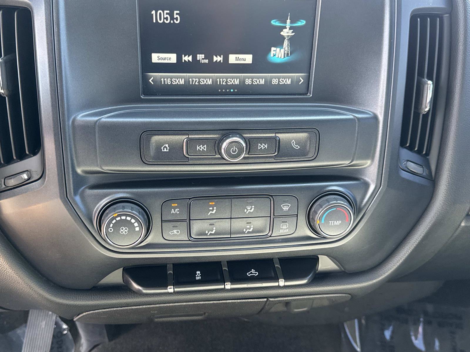 Used 2018 Chevrolet Silverado 1500 Custom w/ Custom Value Package RWD image 21