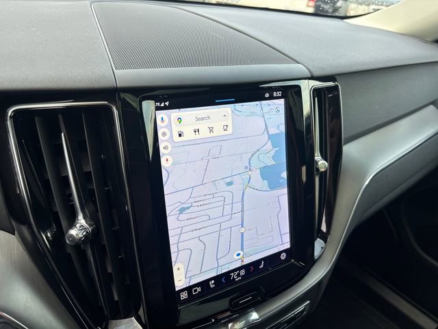 Used 2023 Volvo XC60 B5 Core image 5