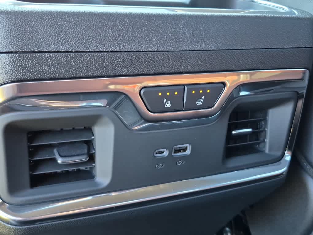 New 2026 GMC Sierra 3500 Denali Ultimate w/ LPO, Black Badging Package AWD/4WD image 8