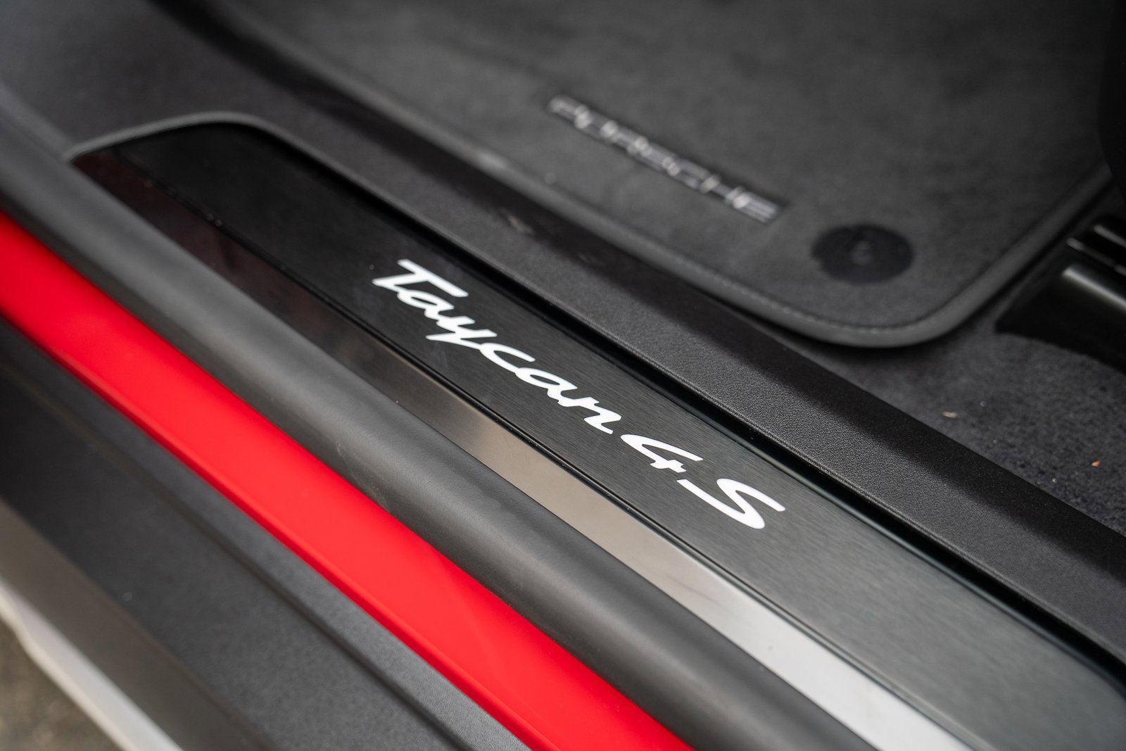 Used 2025 Porsche Taycan 4S image 11