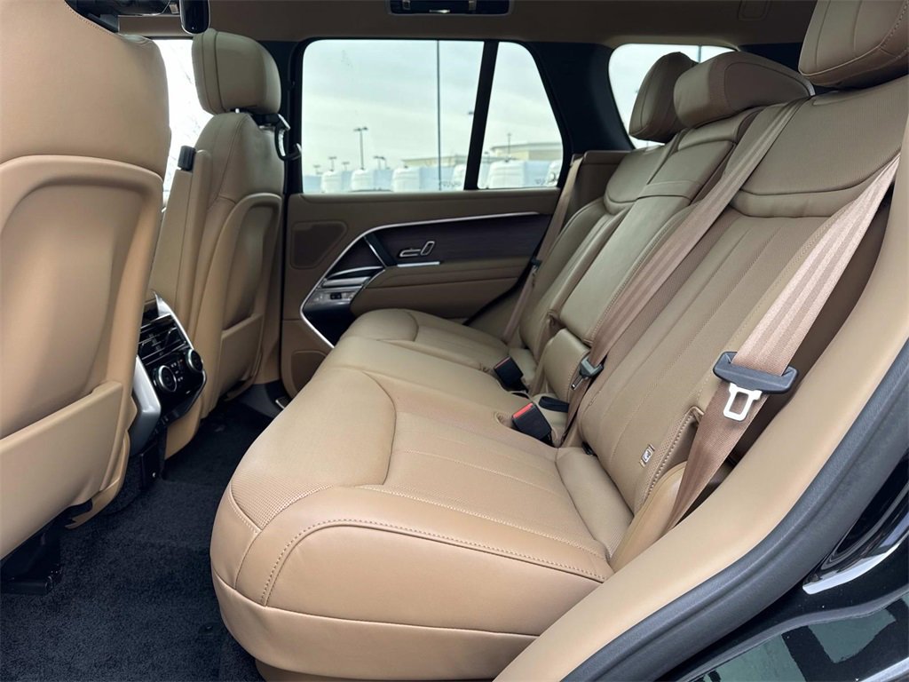New 2026 Land Rover Range Rover SE image 14