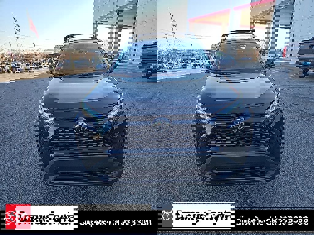 Used 2025 Toyota RAV4 LE image 9