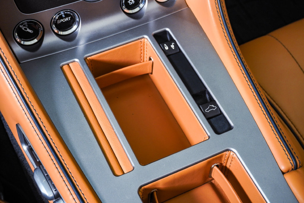 Used 2014 Aston Martin DB9 Volante RWD image 36