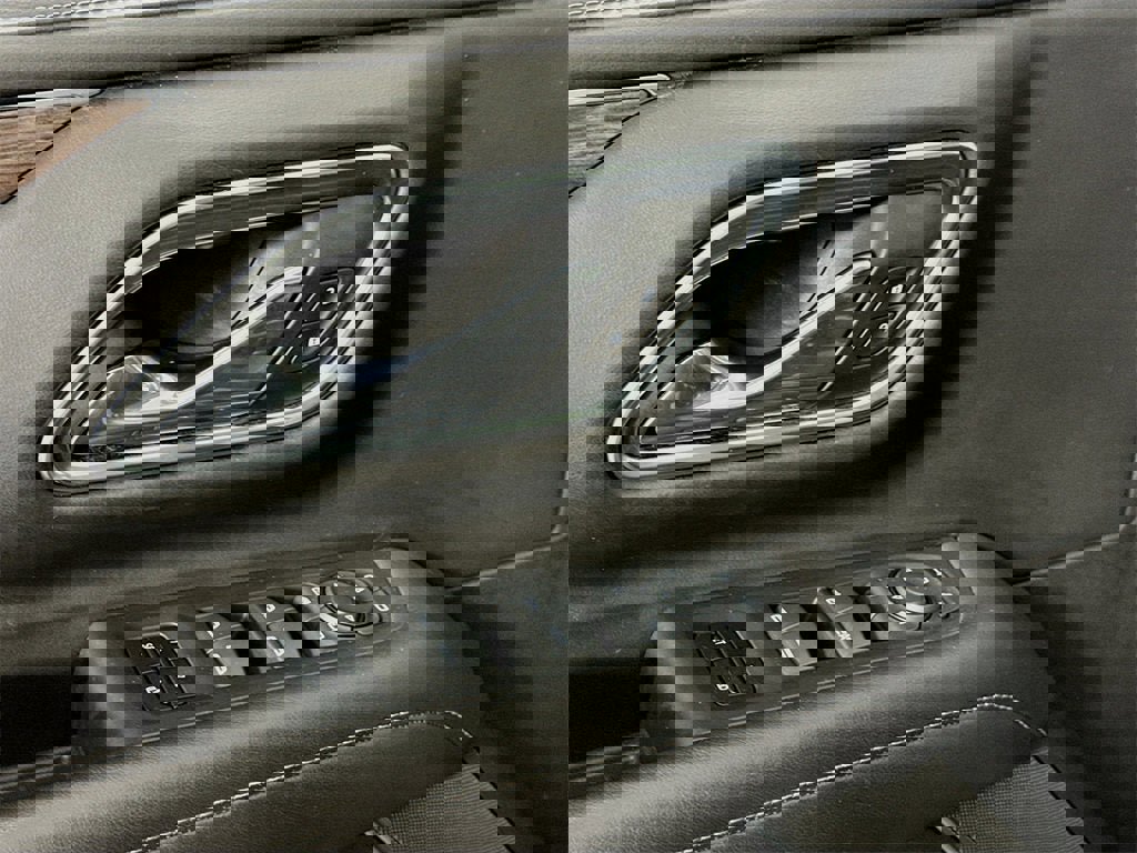 Certified 2021 Chevrolet Tahoe Z71 w/ Z71 Signature Package image 12