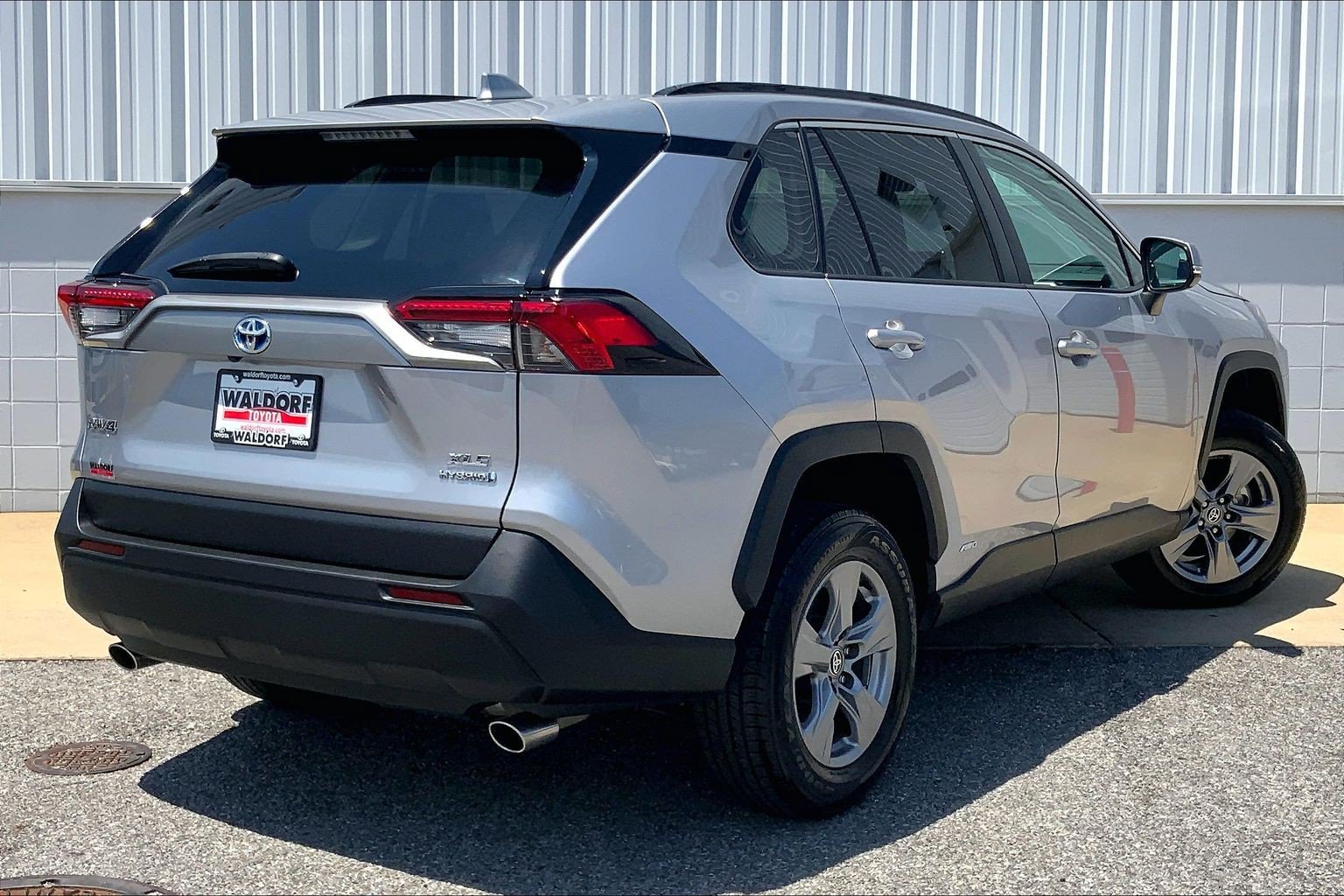 Used 2023 Toyota RAV4 XLE w/ XLE Grade Weather Package AWD/4WD image 17