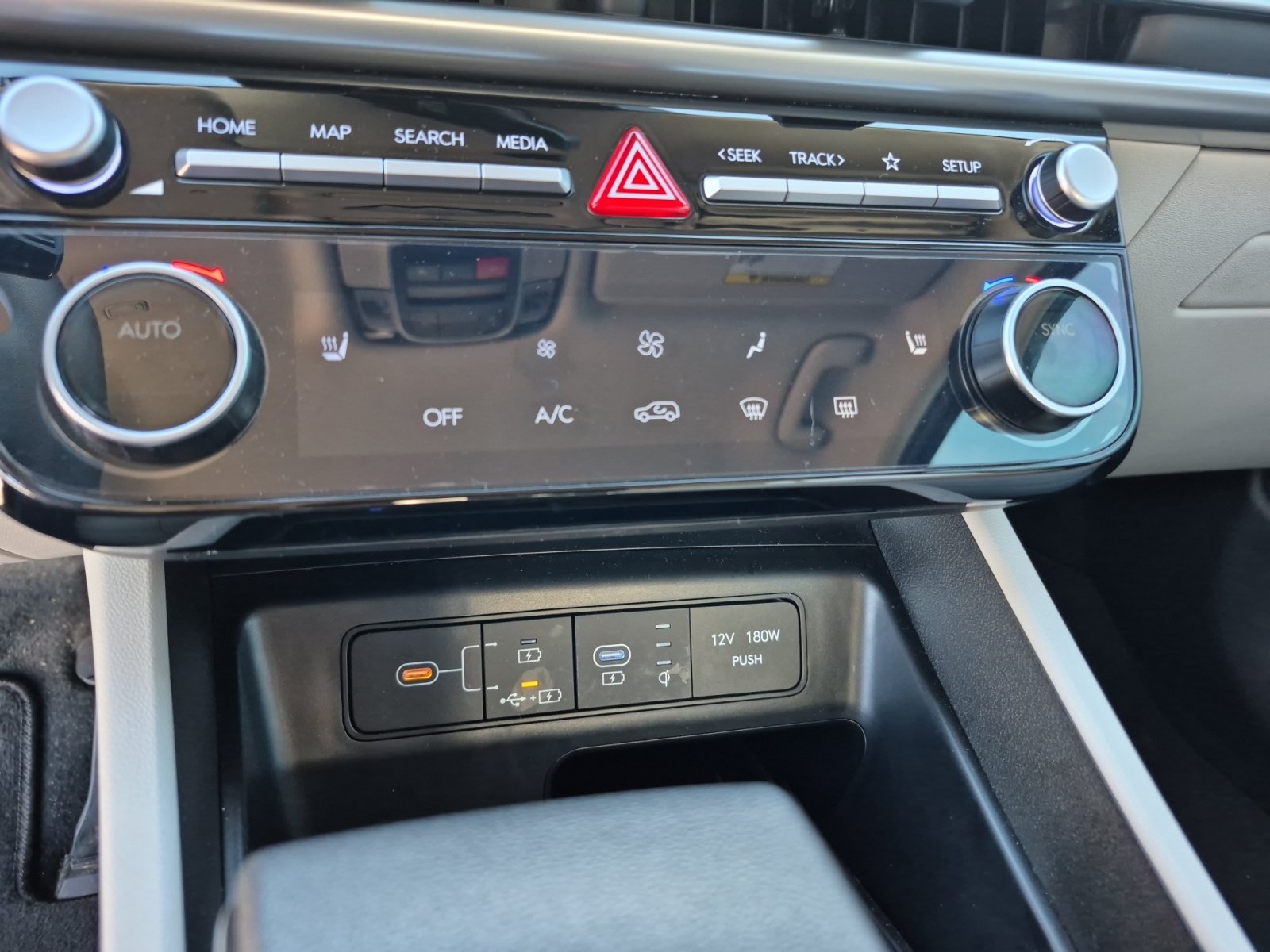 Used 2025 Hyundai Tucson SEL AWD/4WD image 28