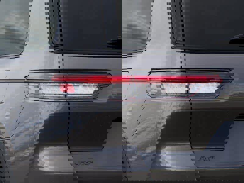 New 2025 Jeep Grand Cherokee L Altitude image 75