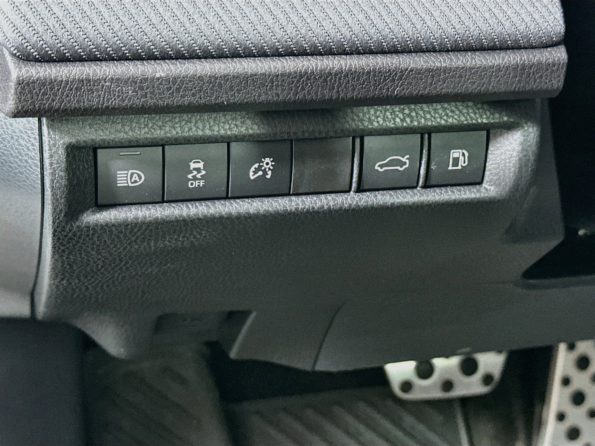 Used 2026 Toyota Camry SE FWD image 17