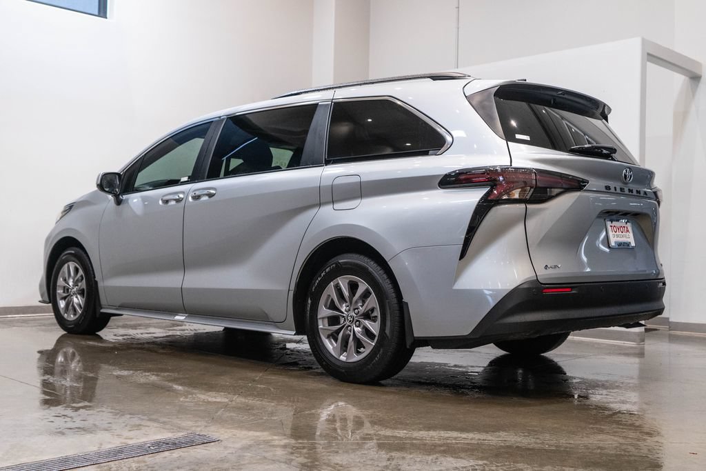 Certified 2025 Toyota Sienna XLE w/ XLE Plus Package FWD image 7