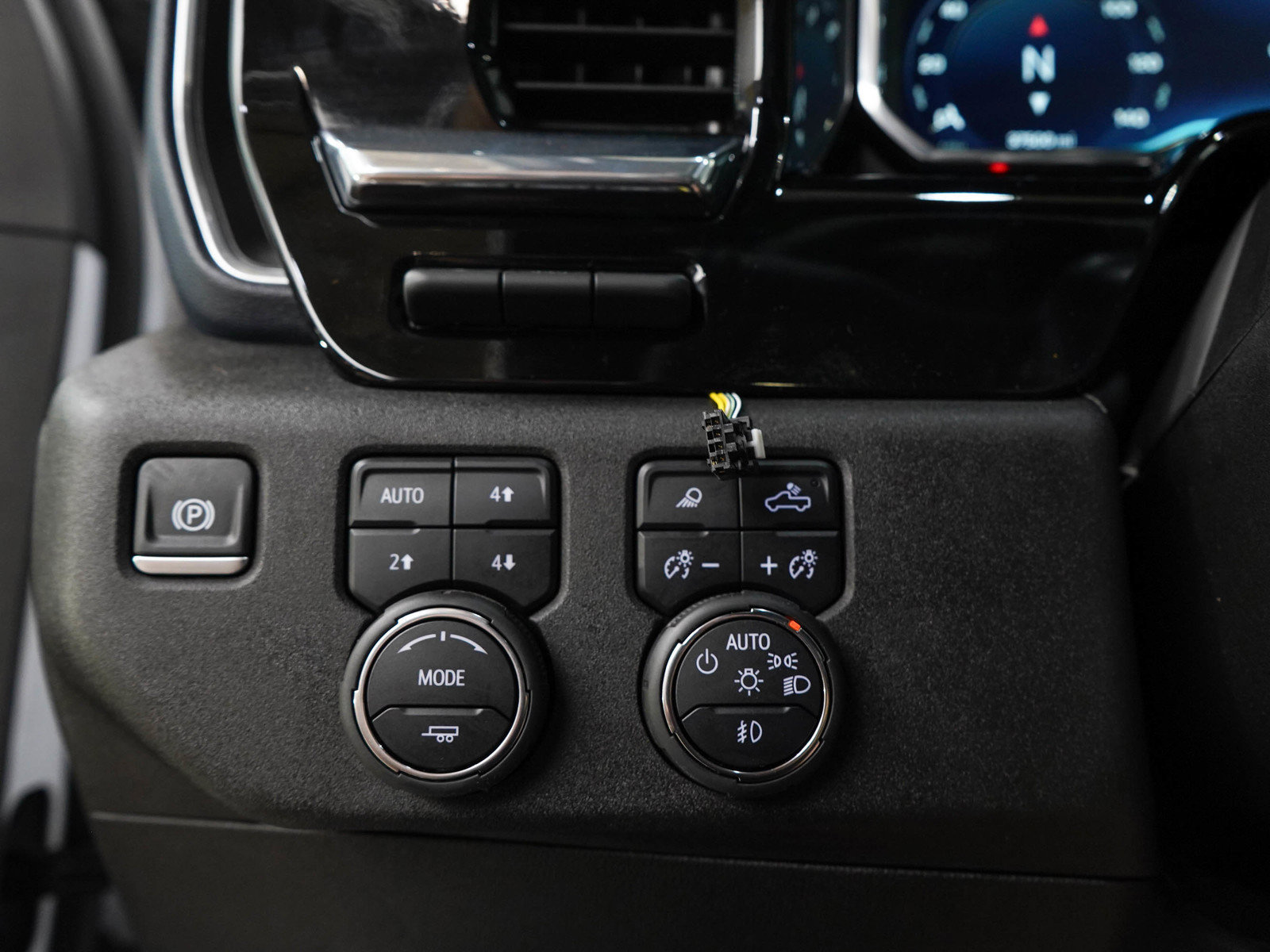 Used 2025 Chevrolet Silverado 2500 High Country w/ High Country Premium Package AWD/4WD image 28