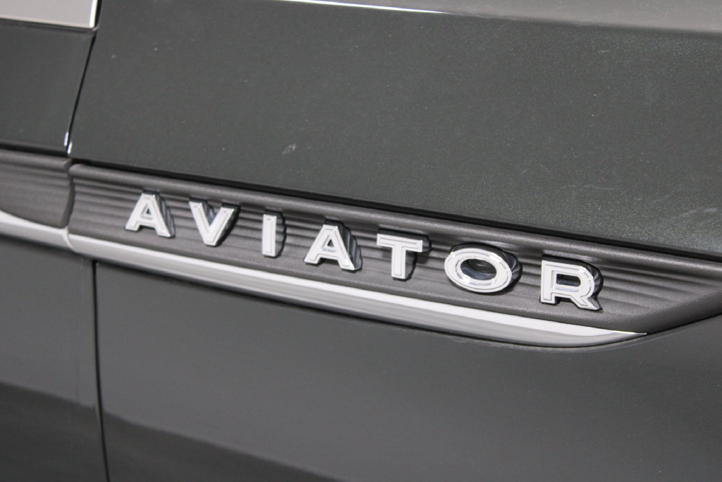 Used 2023 Lincoln Aviator Reserve w/ Equipment Group 201A AWD/4WD image 12