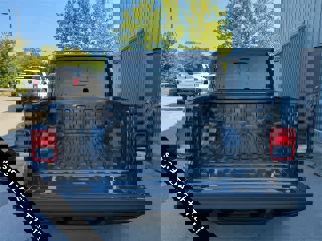 New 2025 Jeep Gladiator Sport image 34