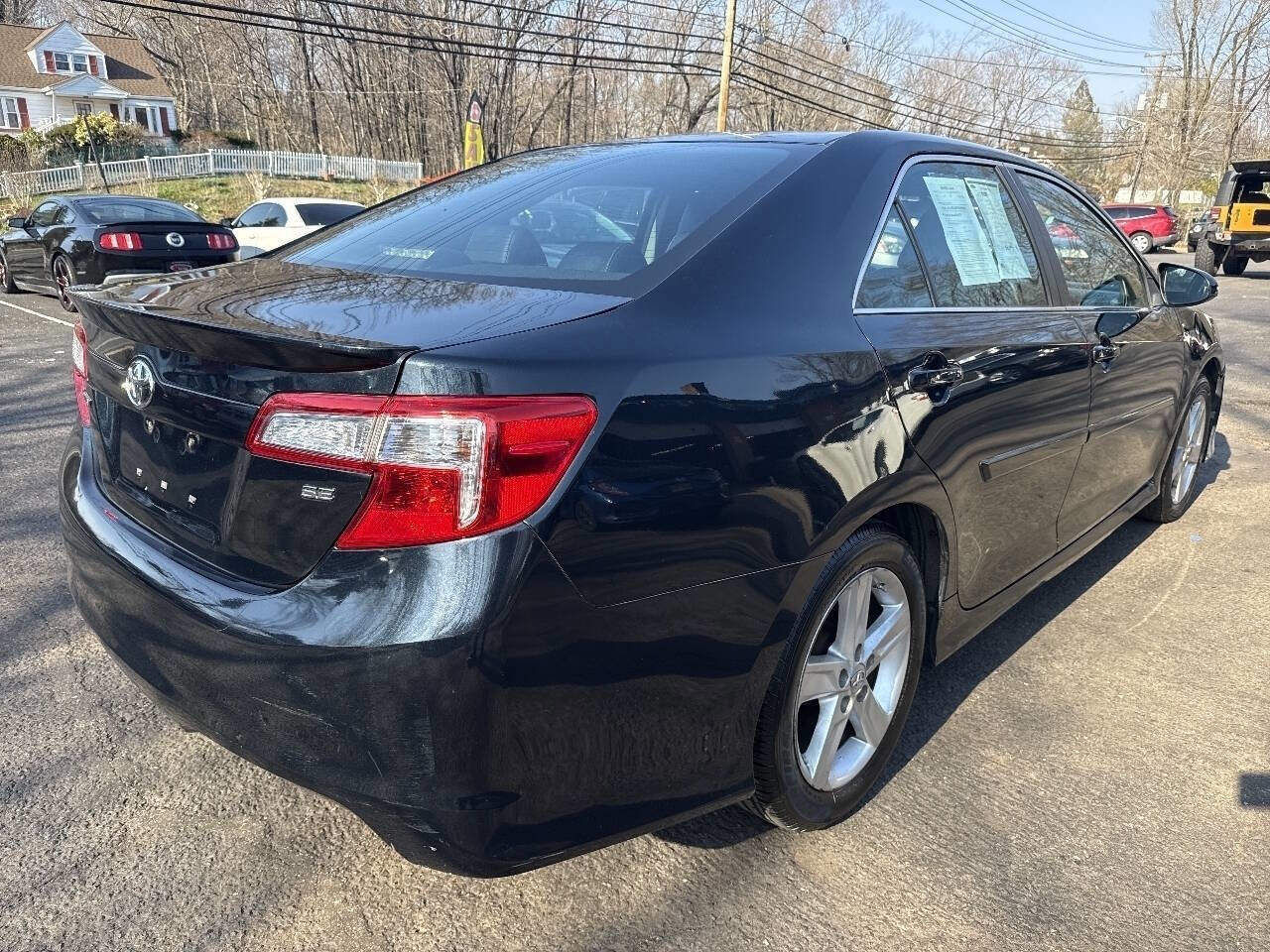 Used 2014 Toyota Camry SE FWD image 3