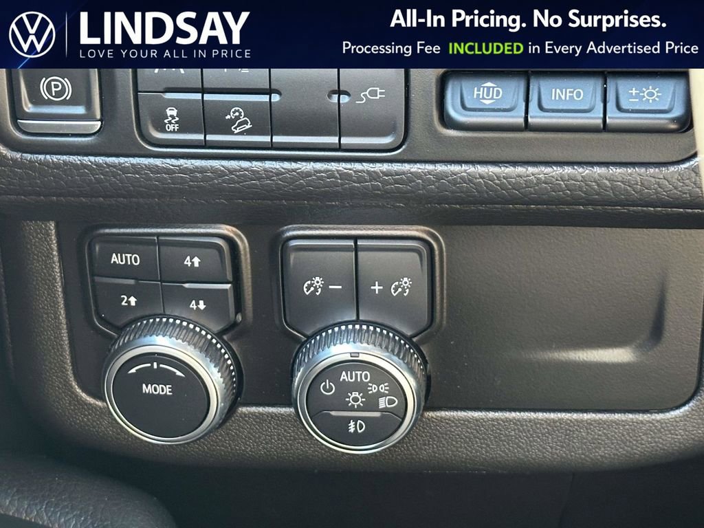 Used 2021 GMC Yukon Denali w/ Advanced Technology Package image 25