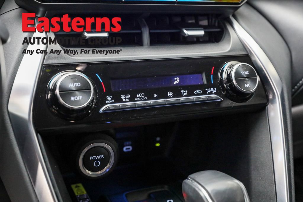 Used 2024 Toyota Venza LE image 19