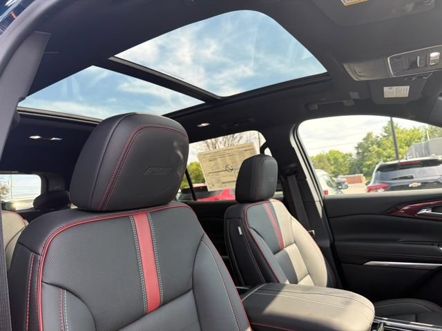 New 2027 Chevrolet Traverse RS w/ LPO, Floor Liner Package AWD/4WD image 20