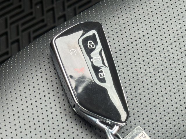 Used 2026 Volkswagen Atlas Cross Sport SEL Premium R-Line AWD/4WD image 34