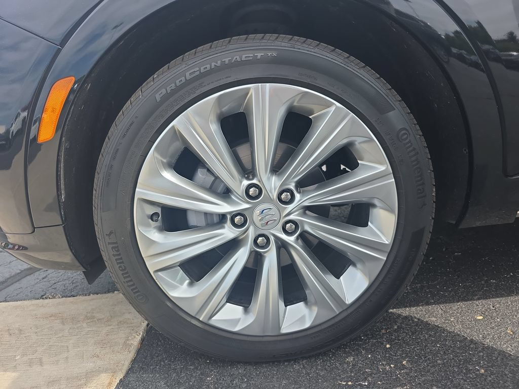 Certified 2024 Buick Envista Avenir FWD image 29