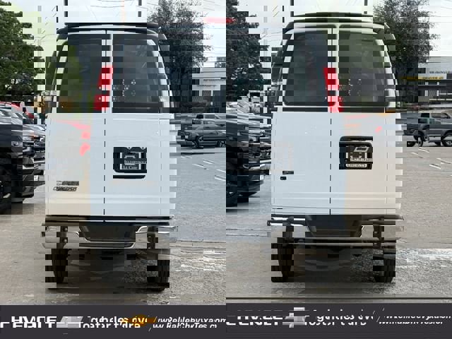 Used 2024 Chevrolet Express 2500 w/ Driver Convenience Package image 7