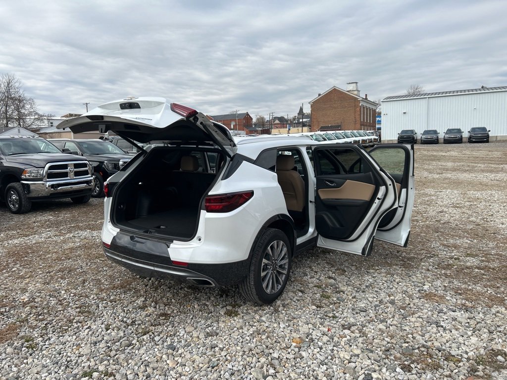 Used 2023 Chevrolet Blazer Premier image 14