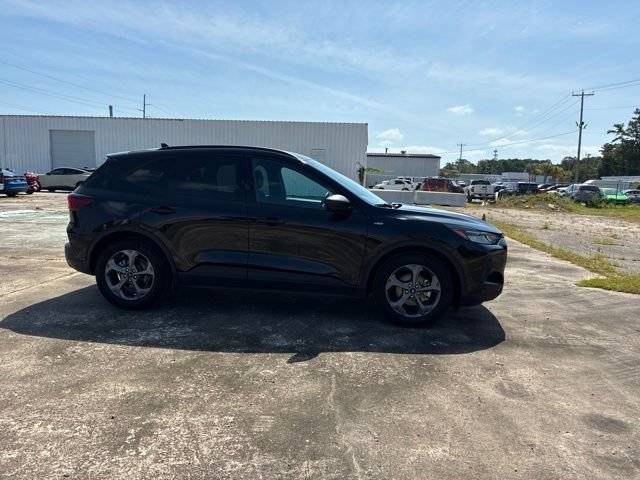 Certified 2025 Ford Escape ST-Line FWD image 2