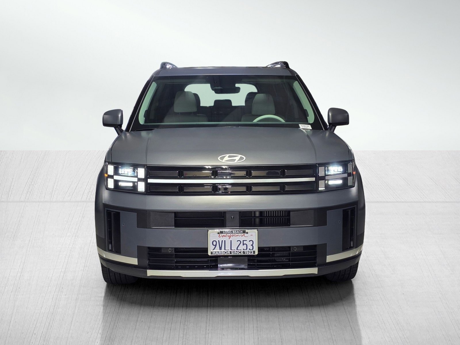 Certified 2025 Hyundai Santa Fe Limited image 2